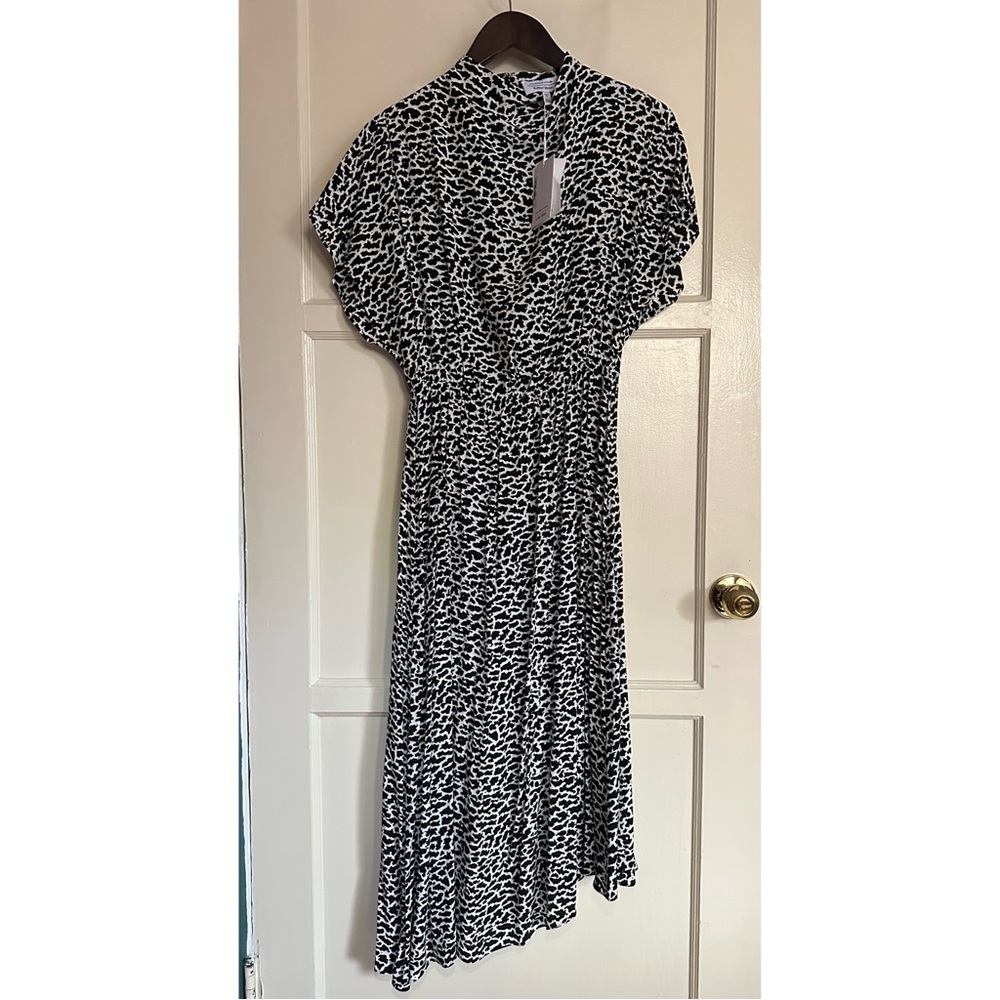 Stockholm Atelier & other stories Asymmetrical Black & White Dress. Size 4.